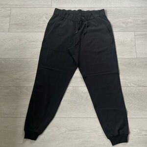 Lululemon On The Fly Joggers in Luxtreme Size 8